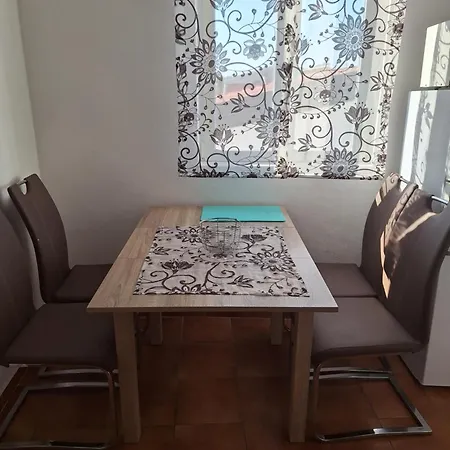 Apartmani Marijanovic Apartment Vir